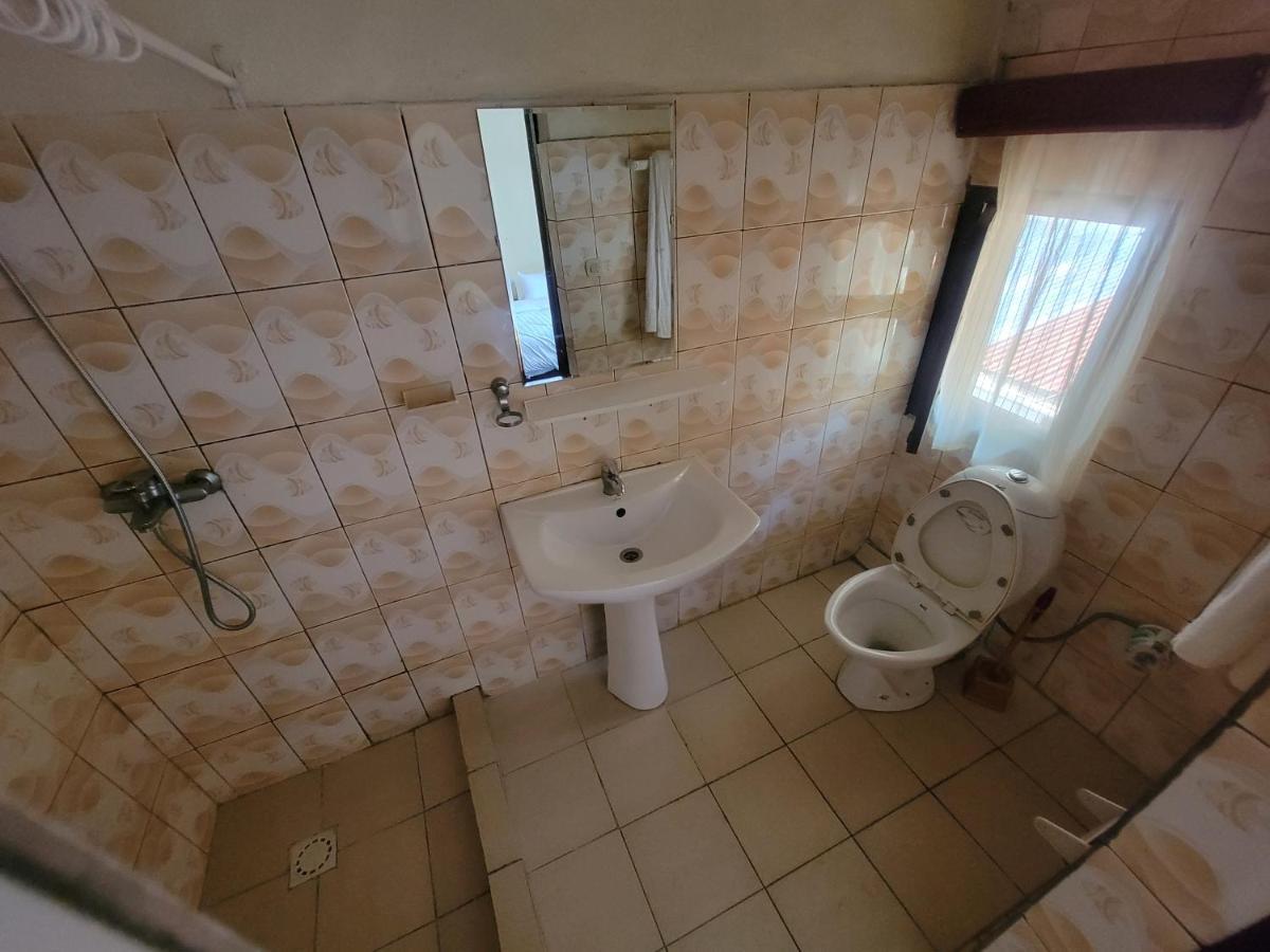 Maddy'S Kitchen And Accomodation Gisenyi Eksteriør billede